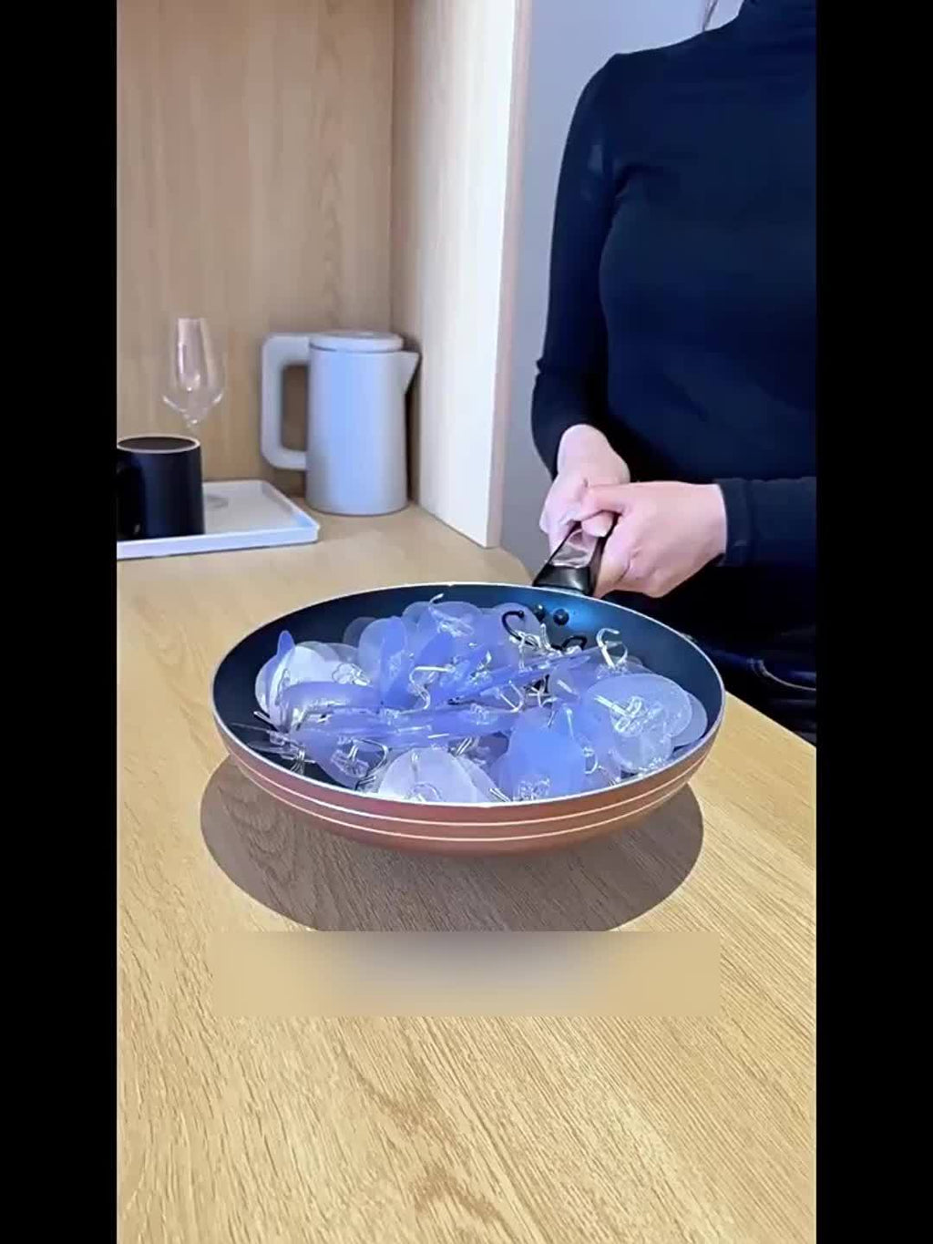 20 pièces Grands Crochets Forts à Adhésion Sans Perçage pour Cuisine et Salle de Bain Transparents, Crochets Robustes sans Traces pour Suspension Murale, Crochets Utilitaires